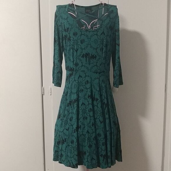 Limited Edition Fantastic Beasts Icons Dress - Picture 3 of 6